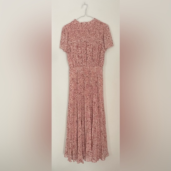 Forever New Pink Floral A-Line pleated dress - Picture 7 of 11